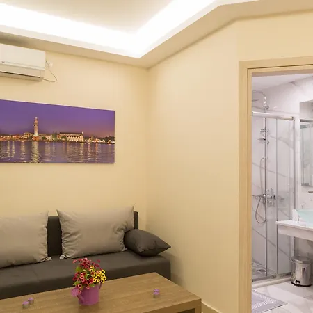 Apartman Laura House *