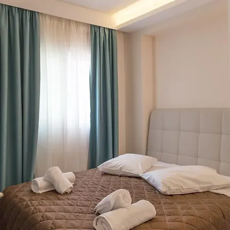 Laura House * Alykes (Zakynthos)