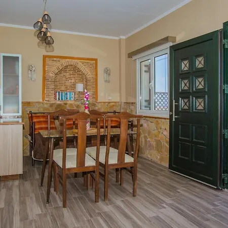 Laura House * Alykes (Zakynthos)